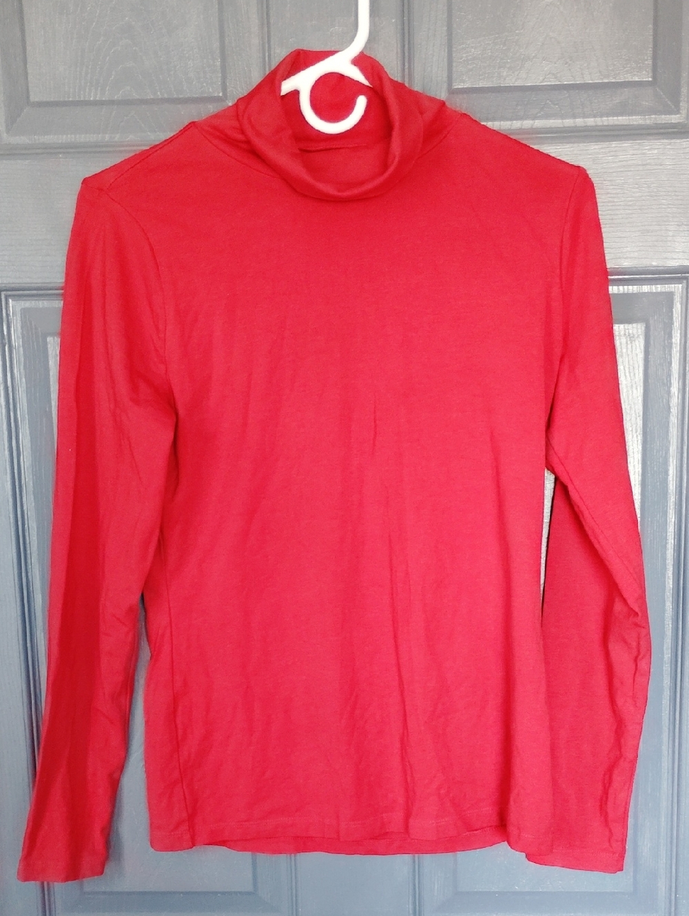 Time and True Red Turtleneck Long Sleeve Top